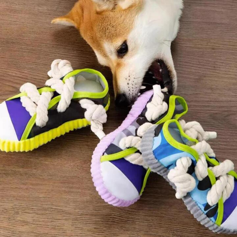 ShoeBite™ | Squeeky Schoen speeltje