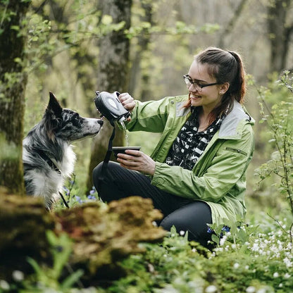 HydroGrip™ | 3-in-1 Hydratatietool voor Jouw Hond